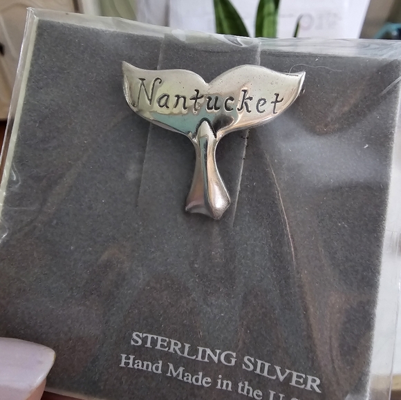 SHREVE, CRUMP & LOW Nantucket Whale Tail pin (CHAIN NOT INCLUDED) - Picture 5 of 11